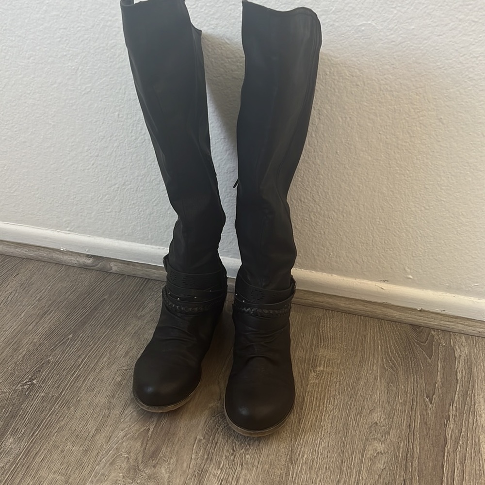 Faux leather black boots - Picture 3 of 6